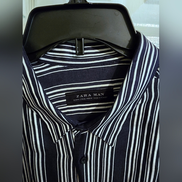 Zara Men's Navy White Striped Button Down Shirt Size XL - Picture 3 of 3